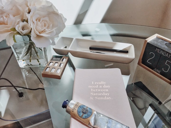 How To Decorate Your Office&nbsp;Desk